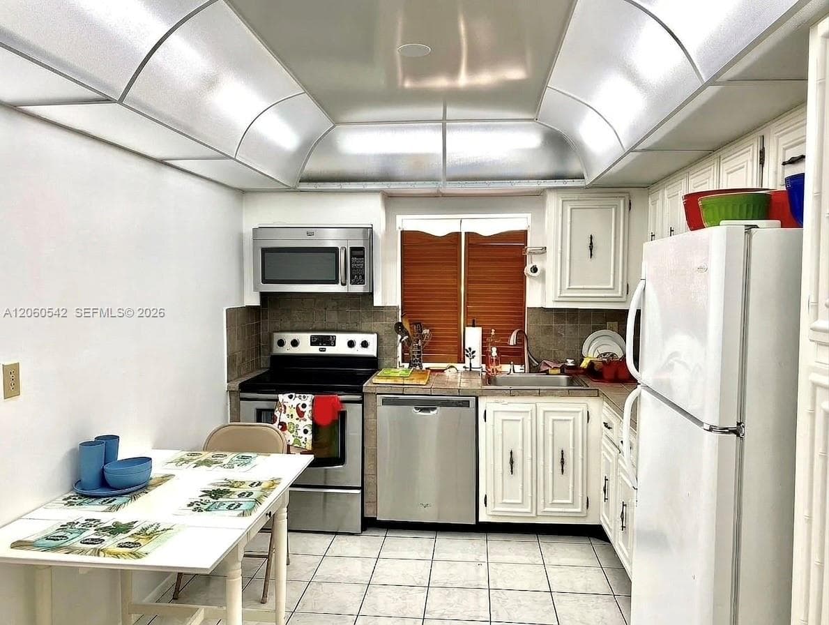 OCEANVIEW PARK CONDO · #222 in Hallandale Beach - Photo 6