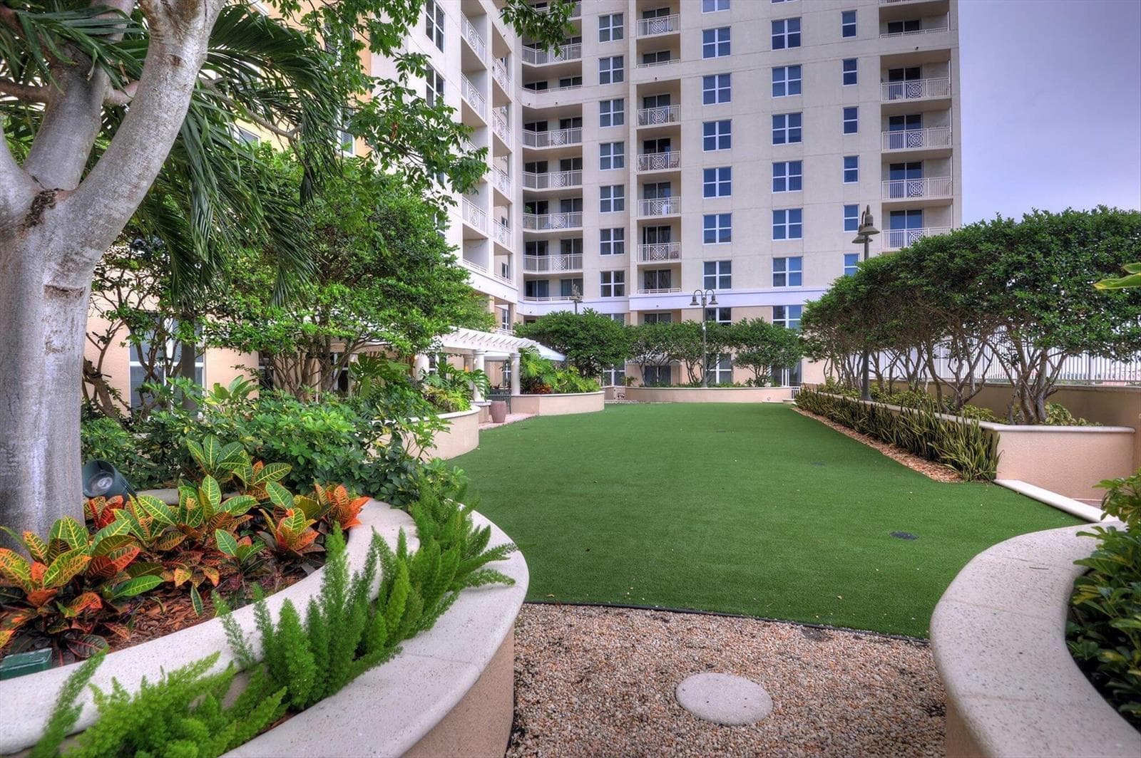 28-29-6th FL Zen Garden