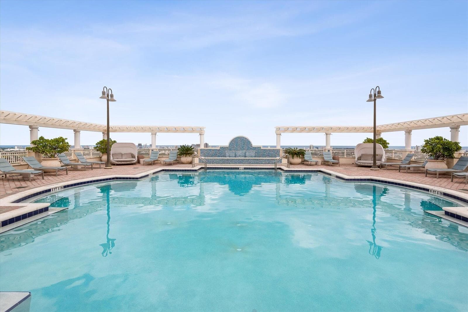 16-15-Rooftop Pool Deck