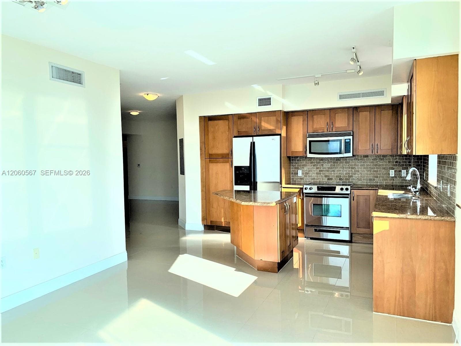 DUO CONDOMINIUM WEST · #1606W in Hallandale Beach - Photo 5