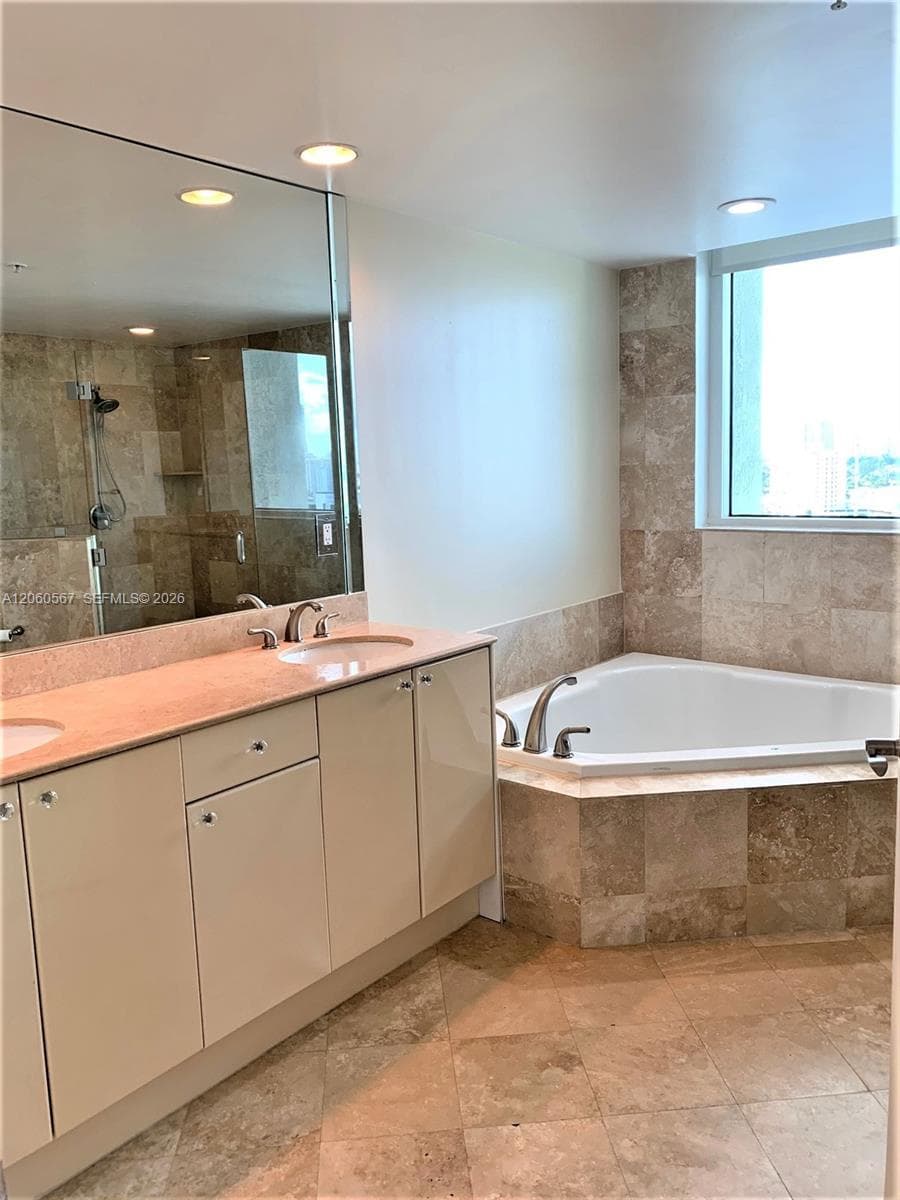 DUO CONDOMINIUM WEST · #1606W in Hallandale Beach - Photo 18