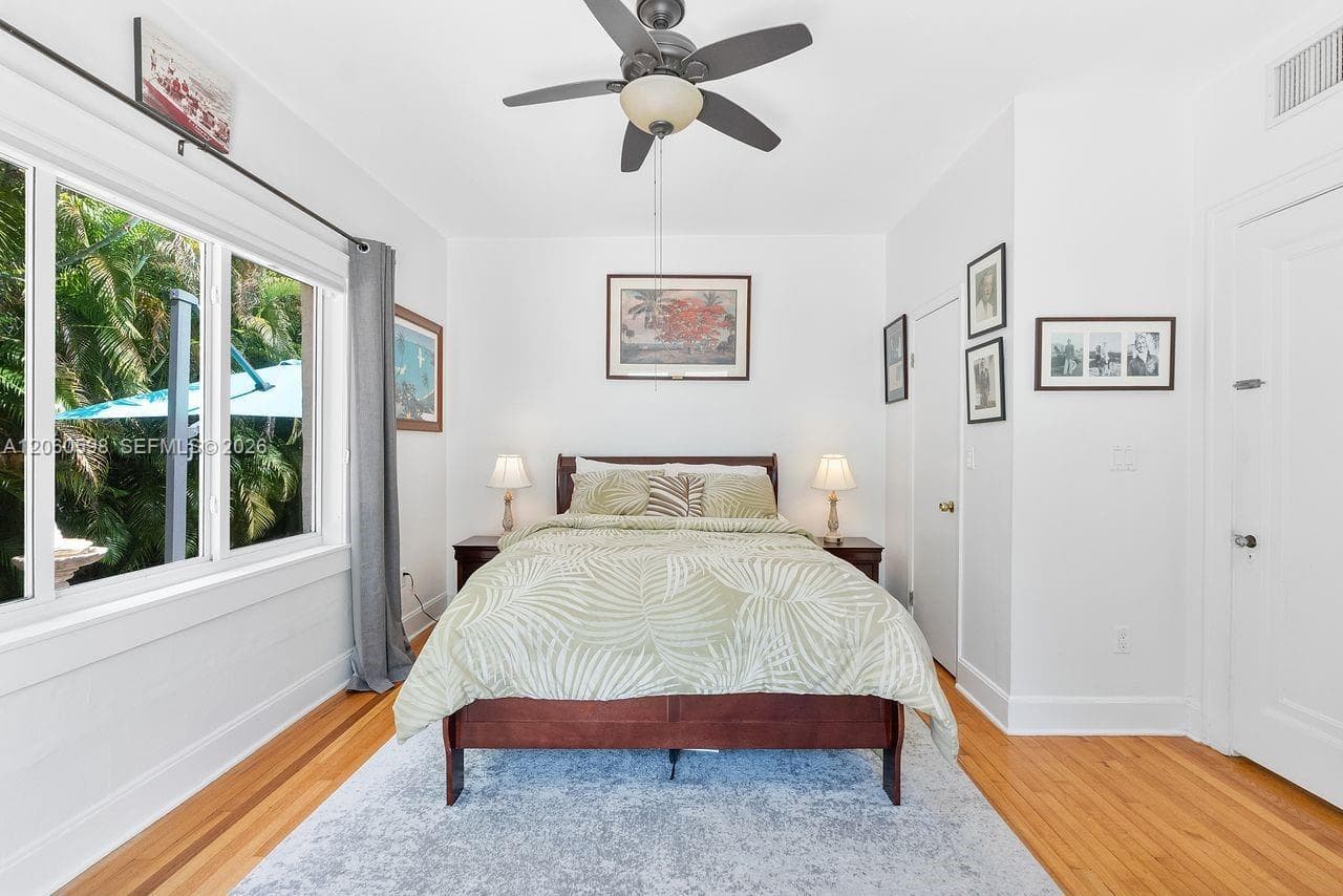 1042 Sorolla Ave photo 43