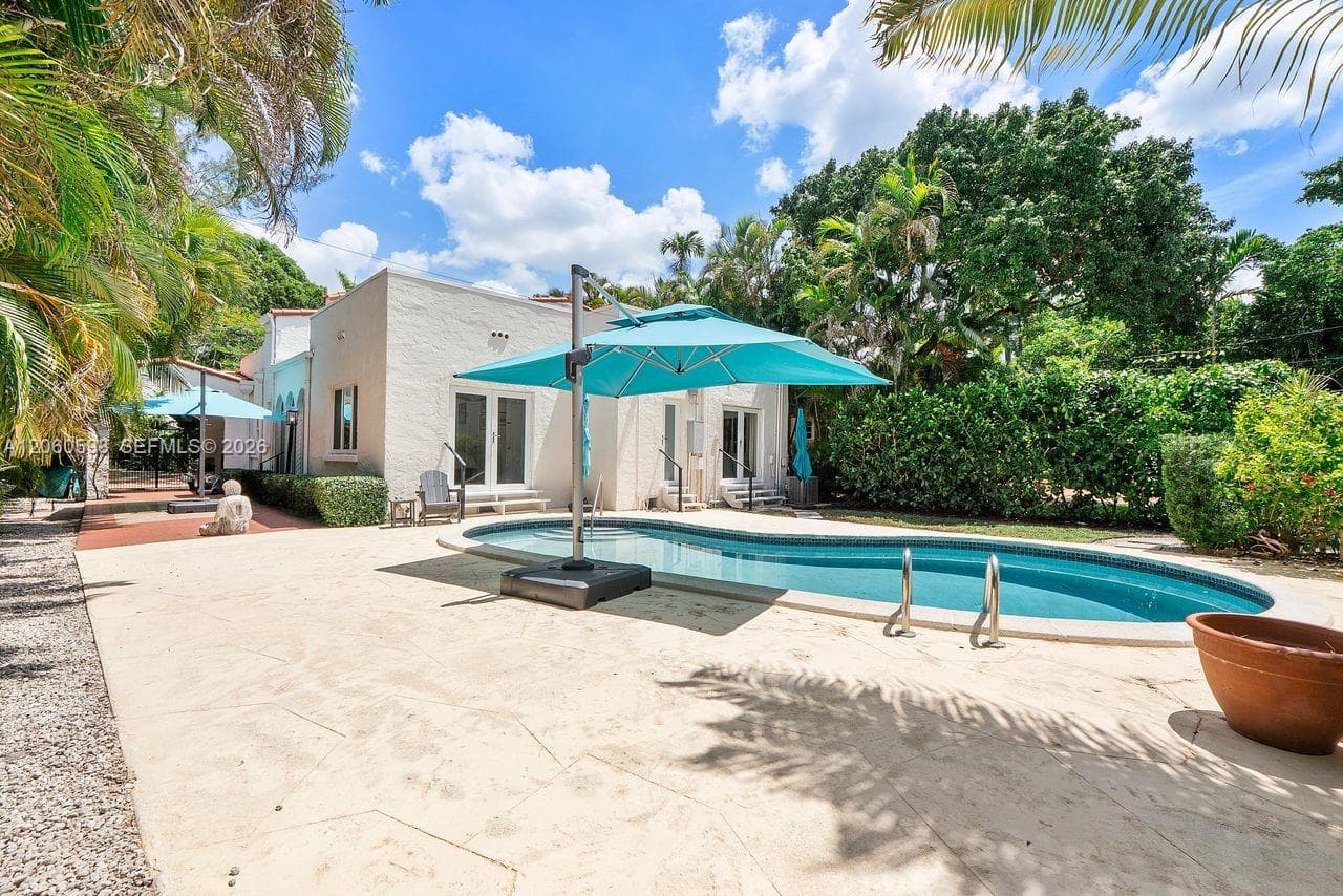 1042 Sorolla Ave photo 57