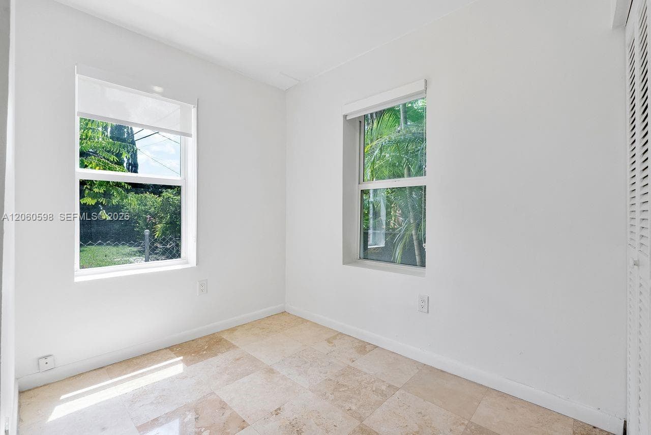 1042 Sorolla Ave photo 77