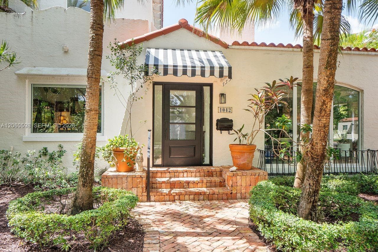 1042 Sorolla Ave photo 7