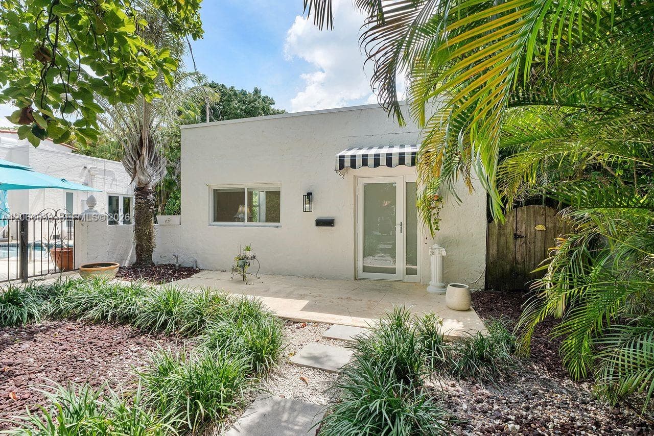 1042 Sorolla Ave photo 67