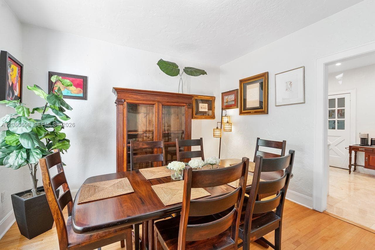 1042 Sorolla Ave photo 32