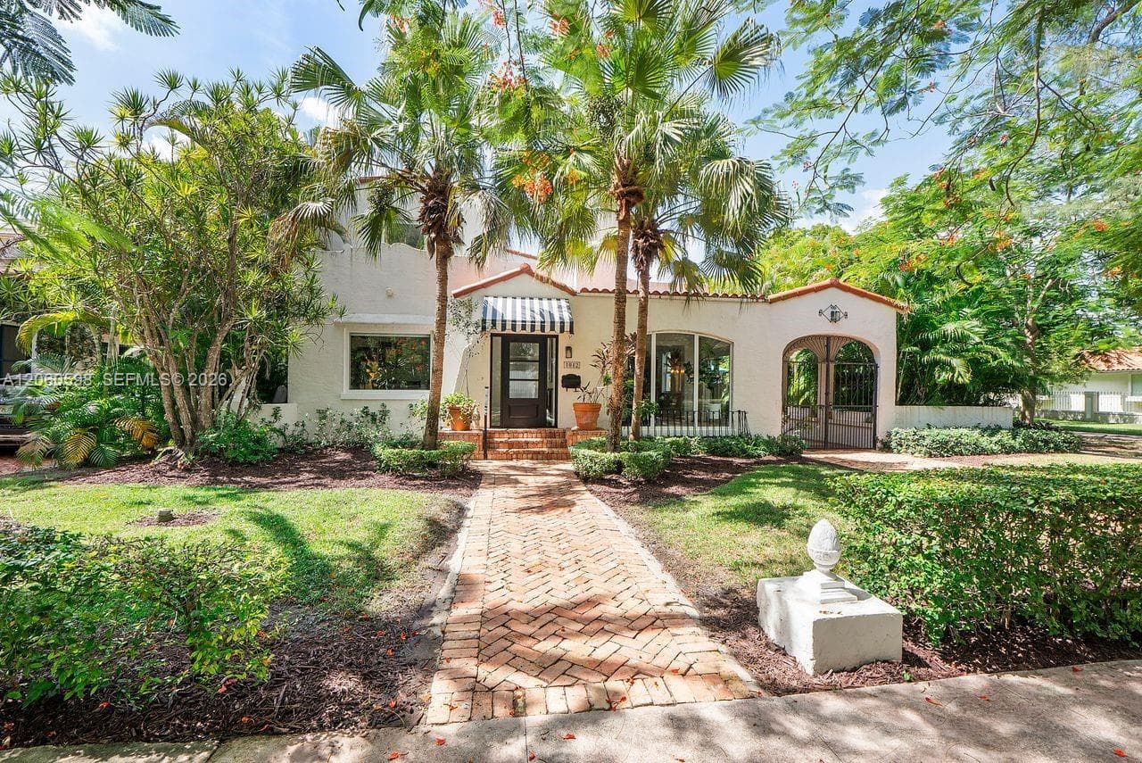 1042 Sorolla Ave photo 5