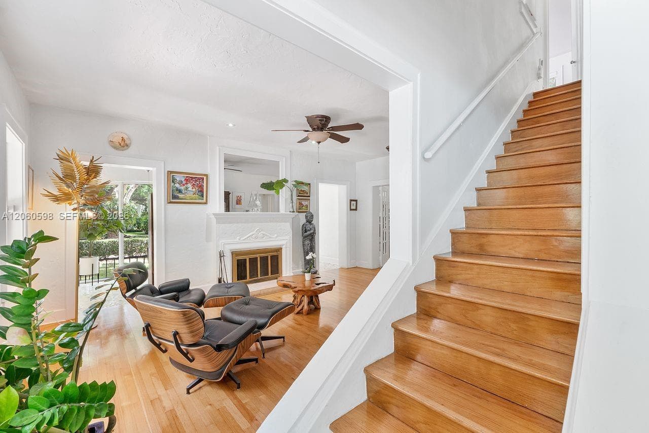 1042 Sorolla Ave photo 33