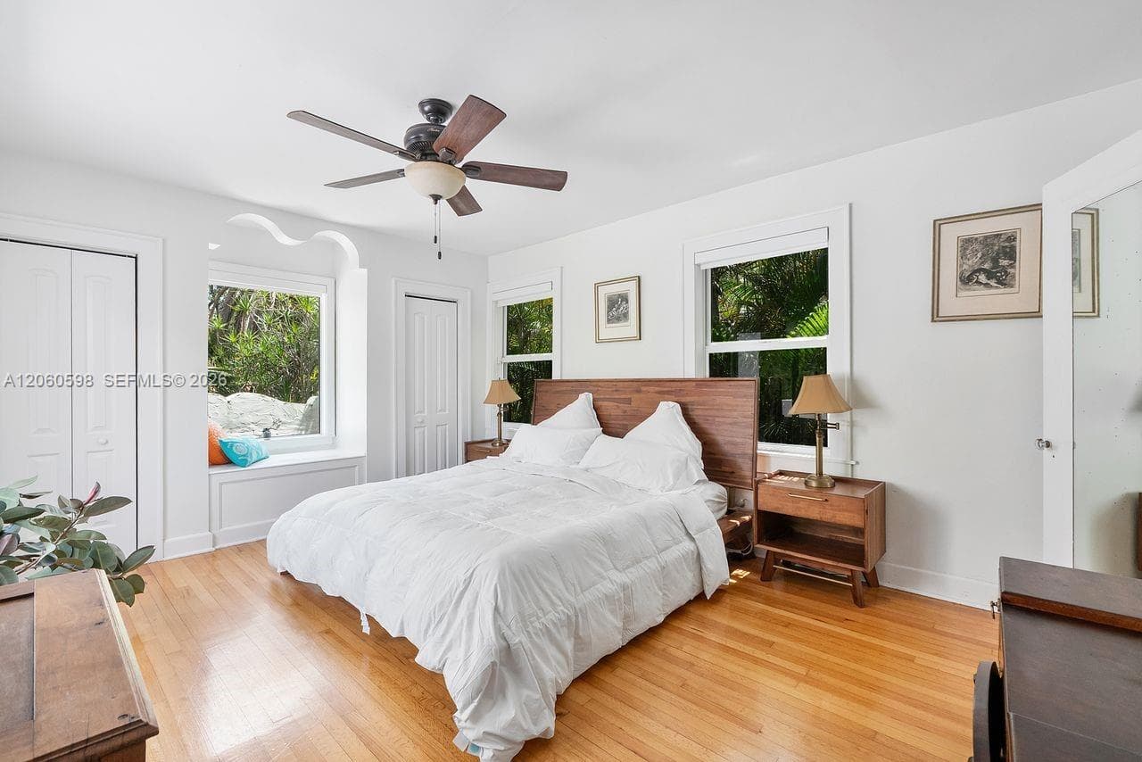 1042 Sorolla Ave photo 44