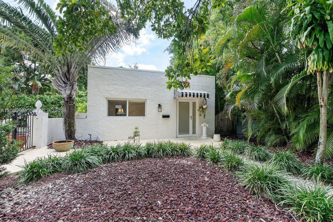 1042 Sorolla Ave photo 68