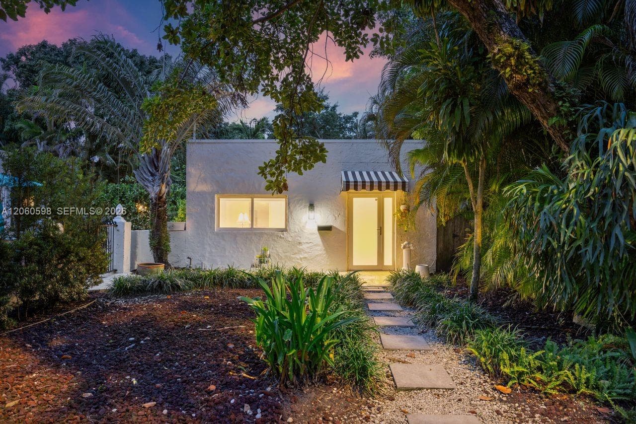 1042 Sorolla Ave photo 70