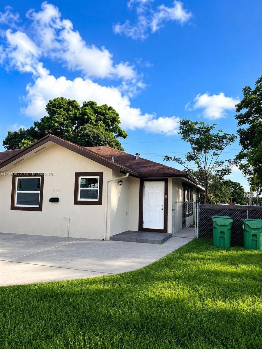 10501 SW 172nd St #10501 photo 2