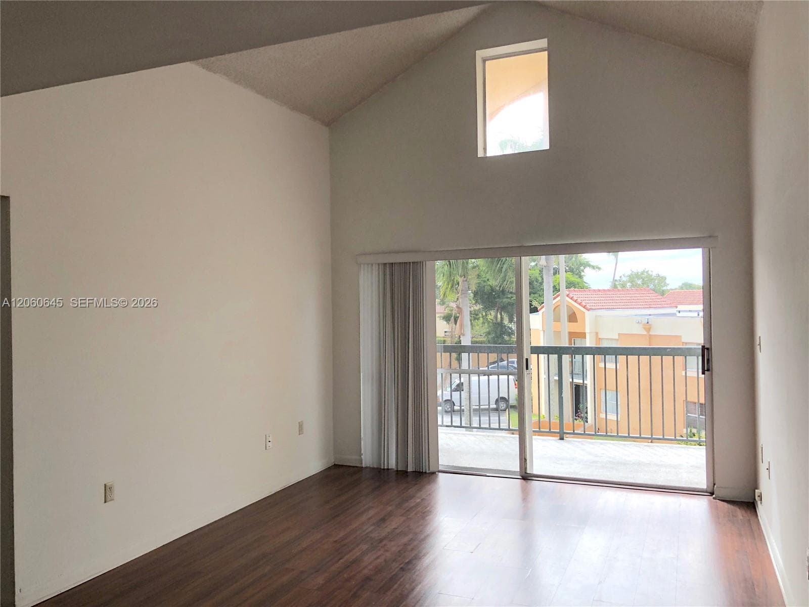 MEDITERRANEAN VILLAS · #311 in Hialeah - Photo 8