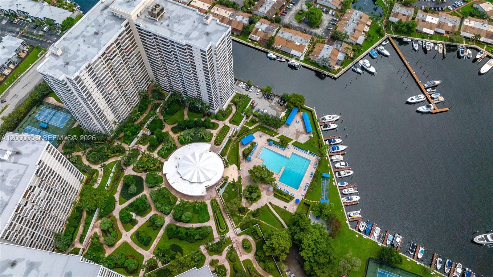The Olympus Condo · #517 in Hallandale Beach - Photo 7