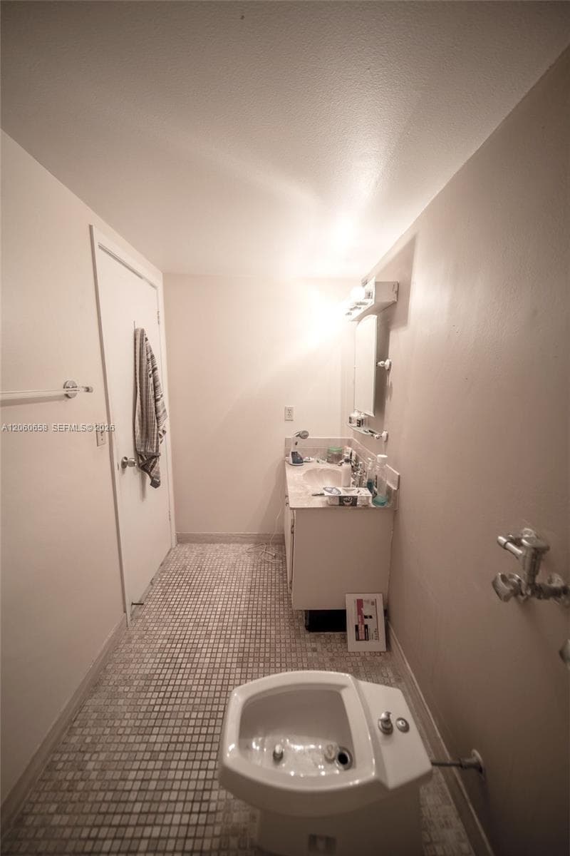 The Olympus Condo · #517 in Hallandale Beach - Photo 28