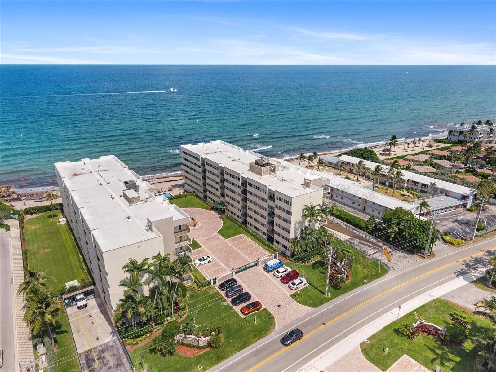 BEACHFRONT CONDO