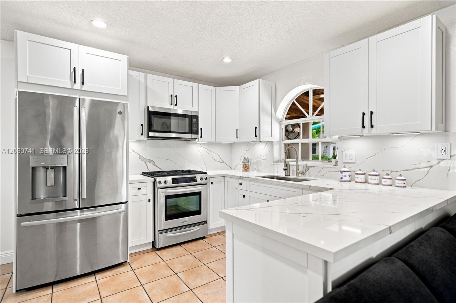 11831 SW 31st St photo 17