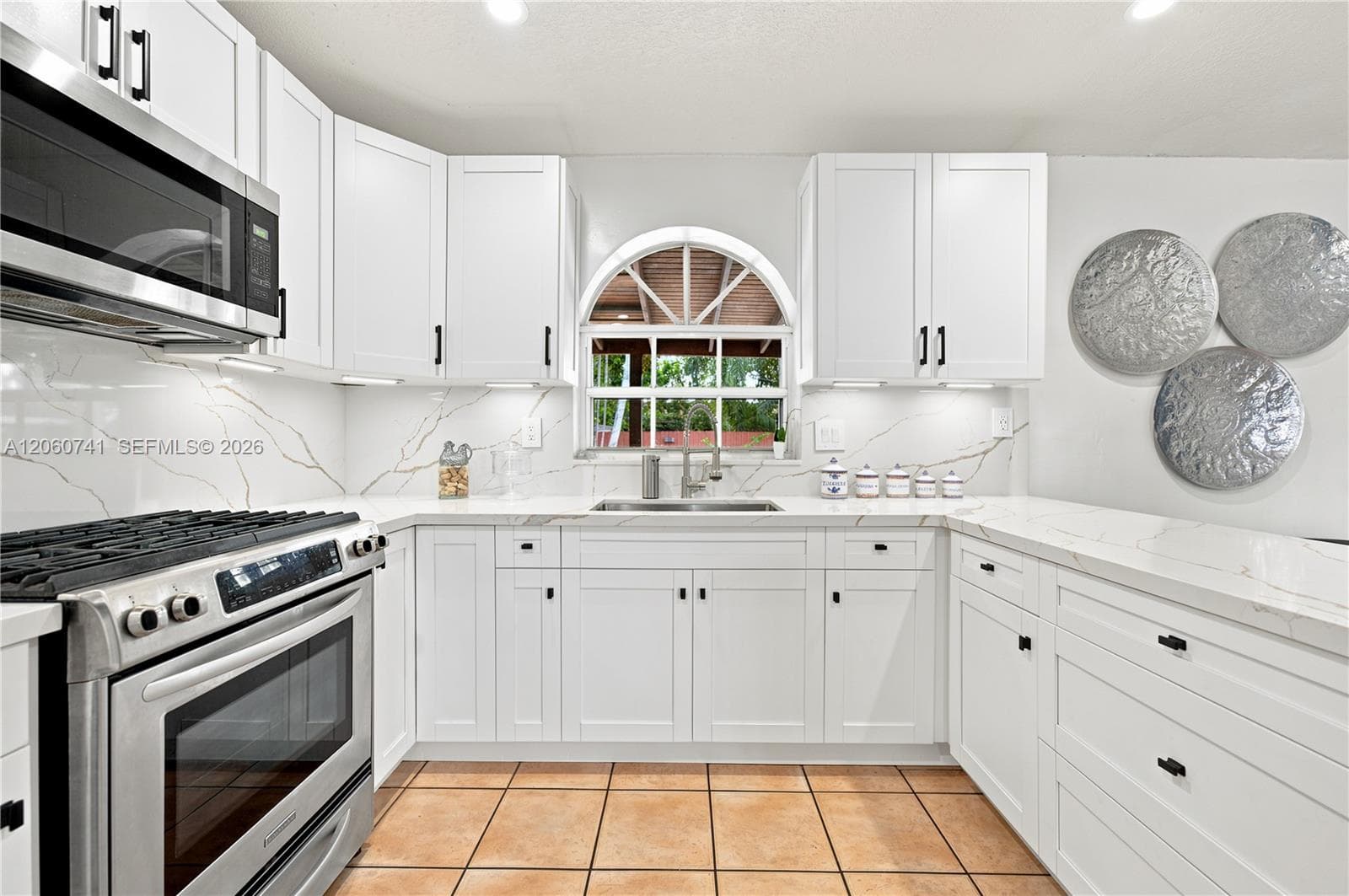 11831 SW 31st St photo 19