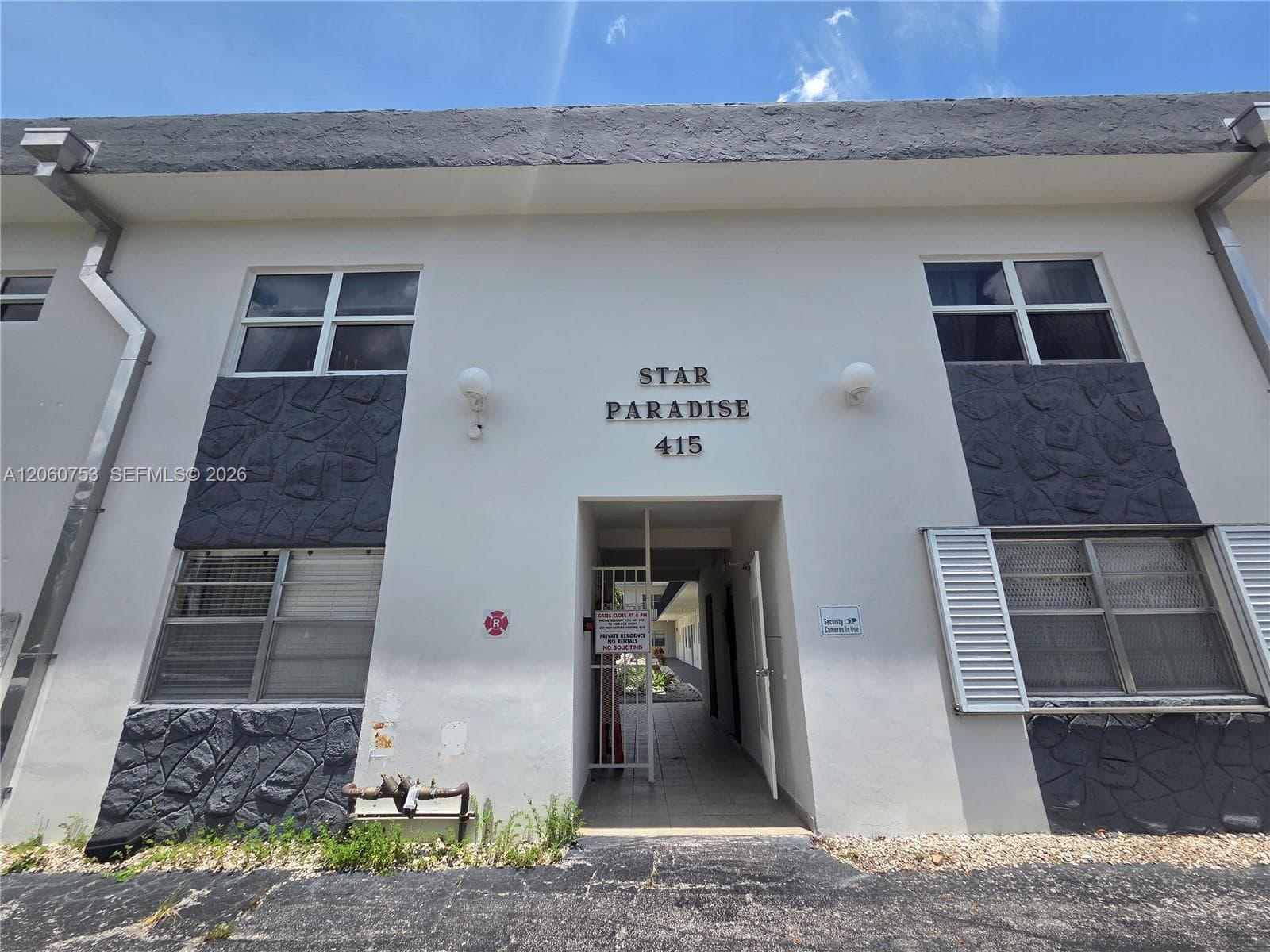 STAR PARADISE · #229 in Hallandale Beach - Photo 2