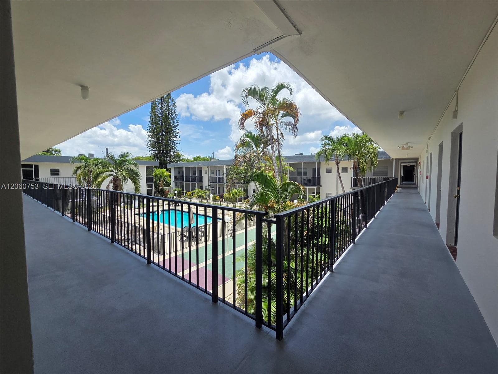 STAR PARADISE · #229 in Hallandale Beach - Photo 28