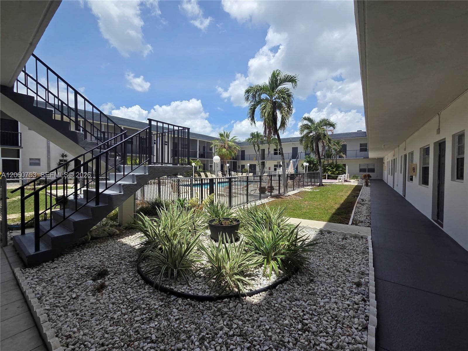 STAR PARADISE · #229 in Hallandale Beach - Photo 29