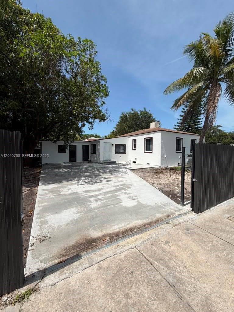5700 N Miami Ave photo 2