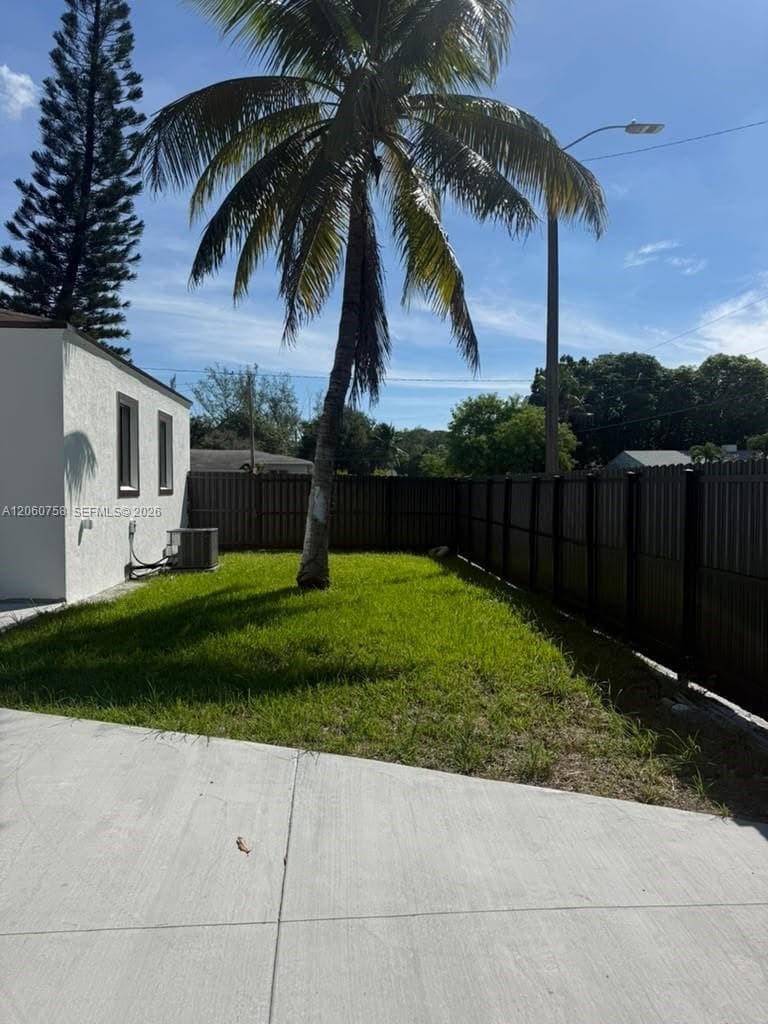 5700 N Miami Ave photo 35