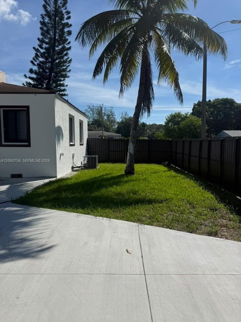 5700 N Miami Ave photo 31