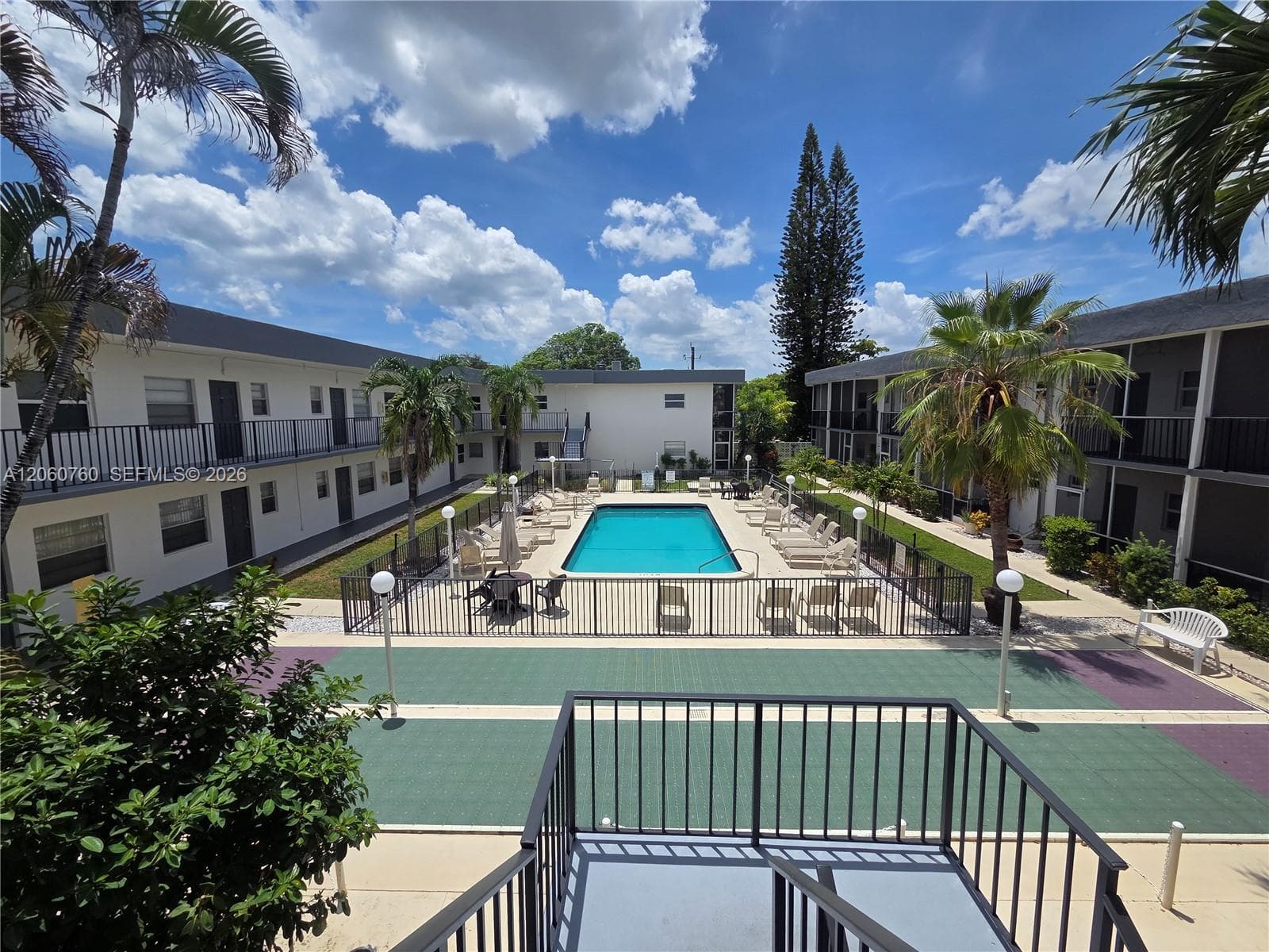STAR PARADISE · #217 in Hallandale Beach - Photo 15
