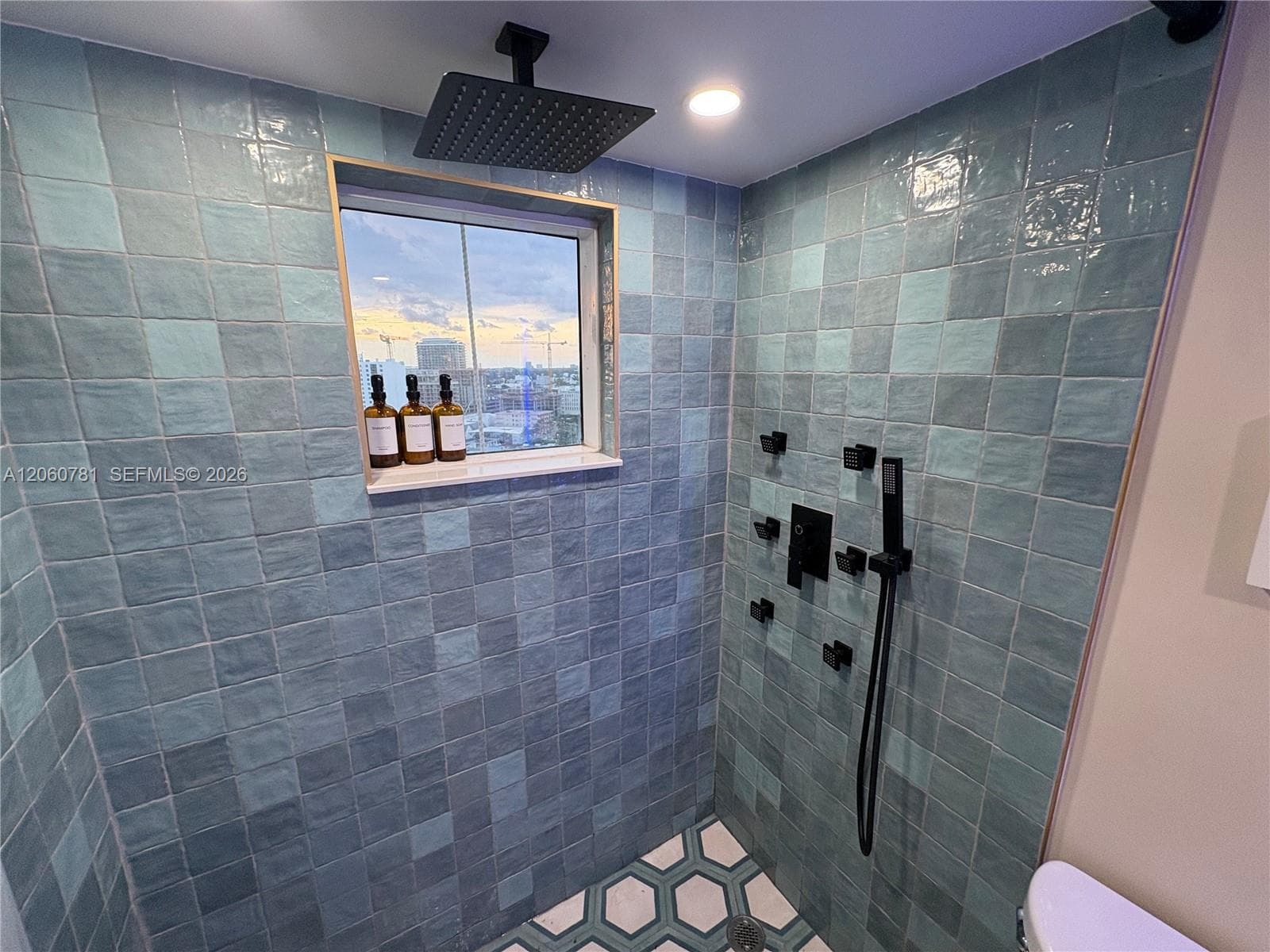 THE STERLING CONDO · #1701 in Miami Beach - Photo 16