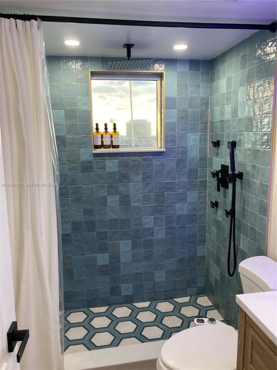 THE STERLING CONDO · #1701 in Miami Beach - Photo 8