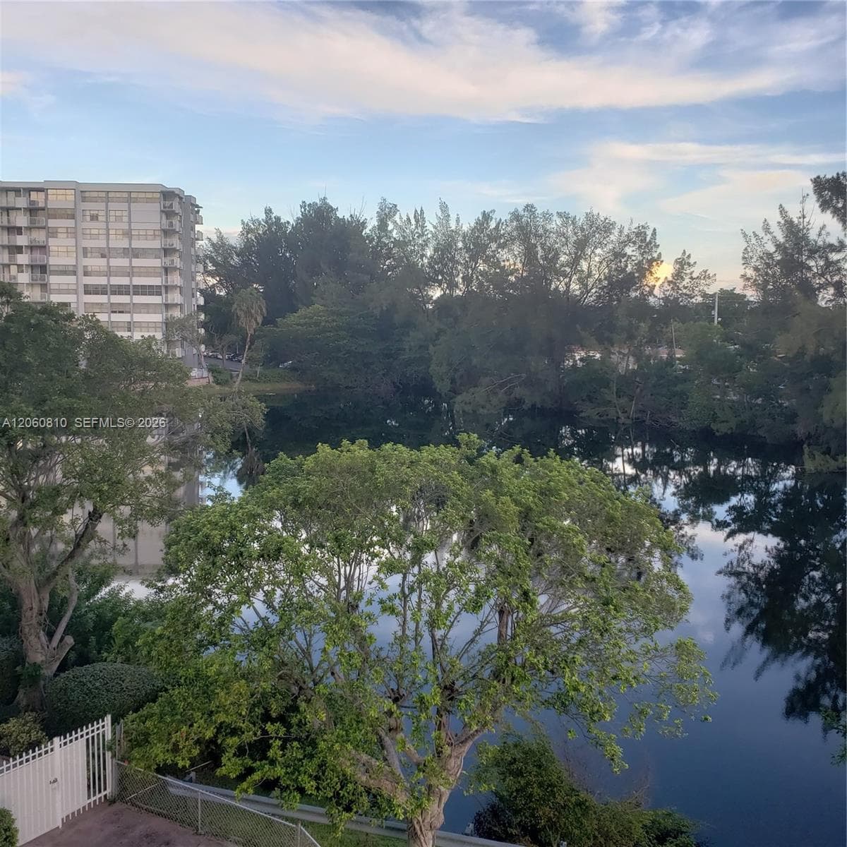WILSHIRE CONDO · #1013W in Miami - Photo 23