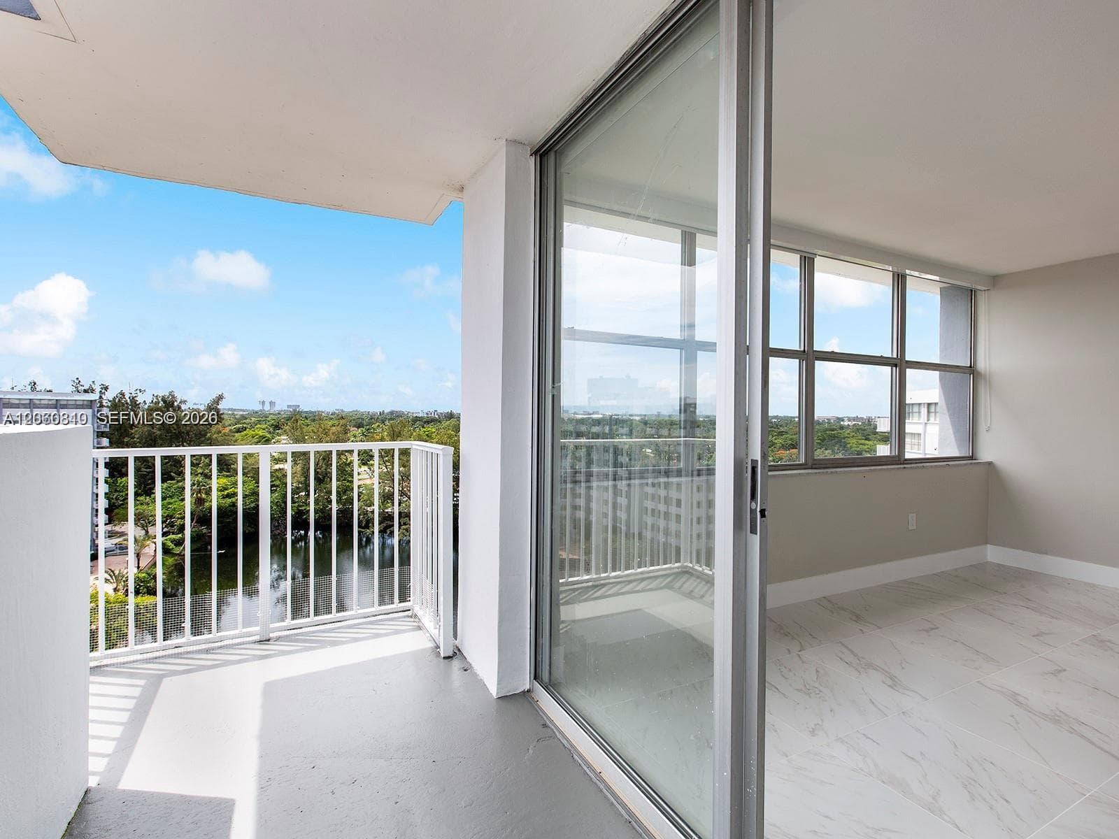 WILSHIRE CONDO · #1013W in Miami - Photo 7
