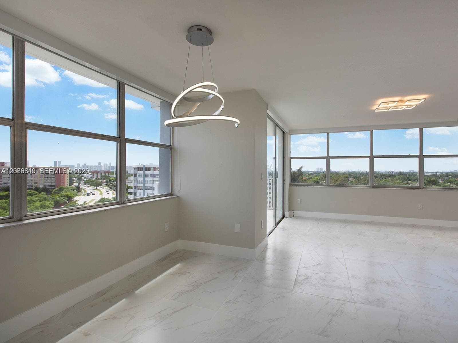 WILSHIRE CONDO · #1013W in Miami - Photo 4