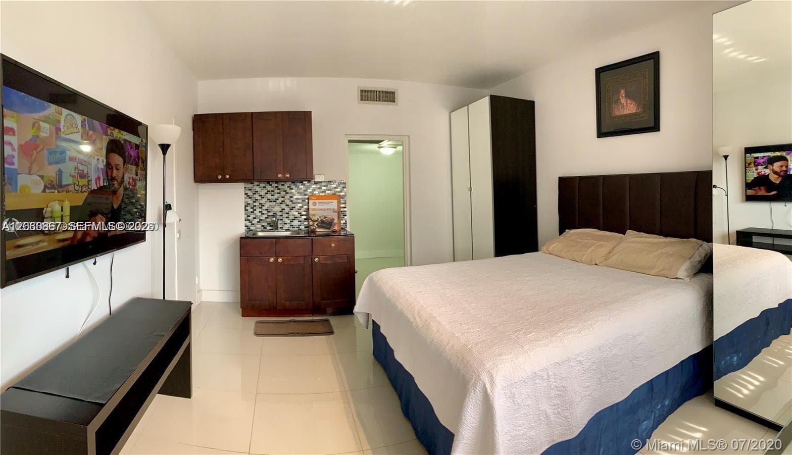 DIPLOMAT GOLF & RACQUET C · #2330 in Hallandale Beach - Photo 1