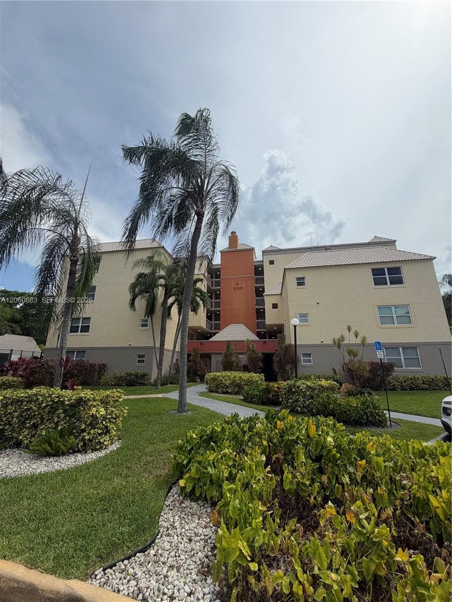 LAS VISTAS AT DORAL CONDO · #306 in Doral - Photo 2