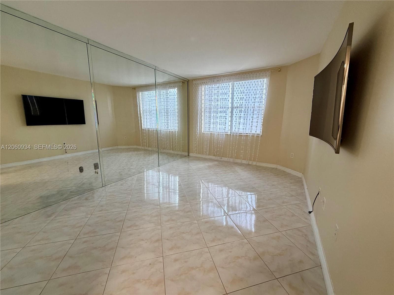 HEMISPHERES CONDO · #6N in Hallandale Beach - Photo 4