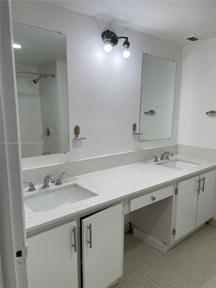 LAKE PARK CONDO NO 1 - BL · #309-3J in Miami - Photo 16
