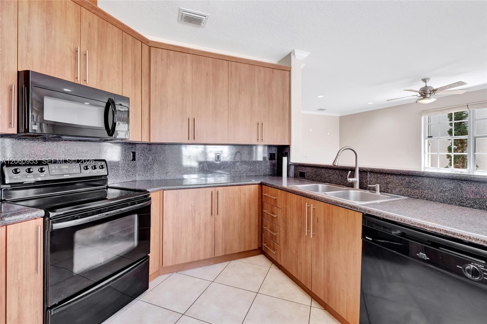 14443 SW 12th Ln photo 11