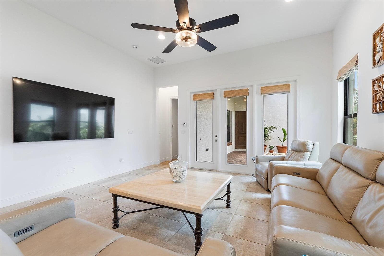 13640 Dumont