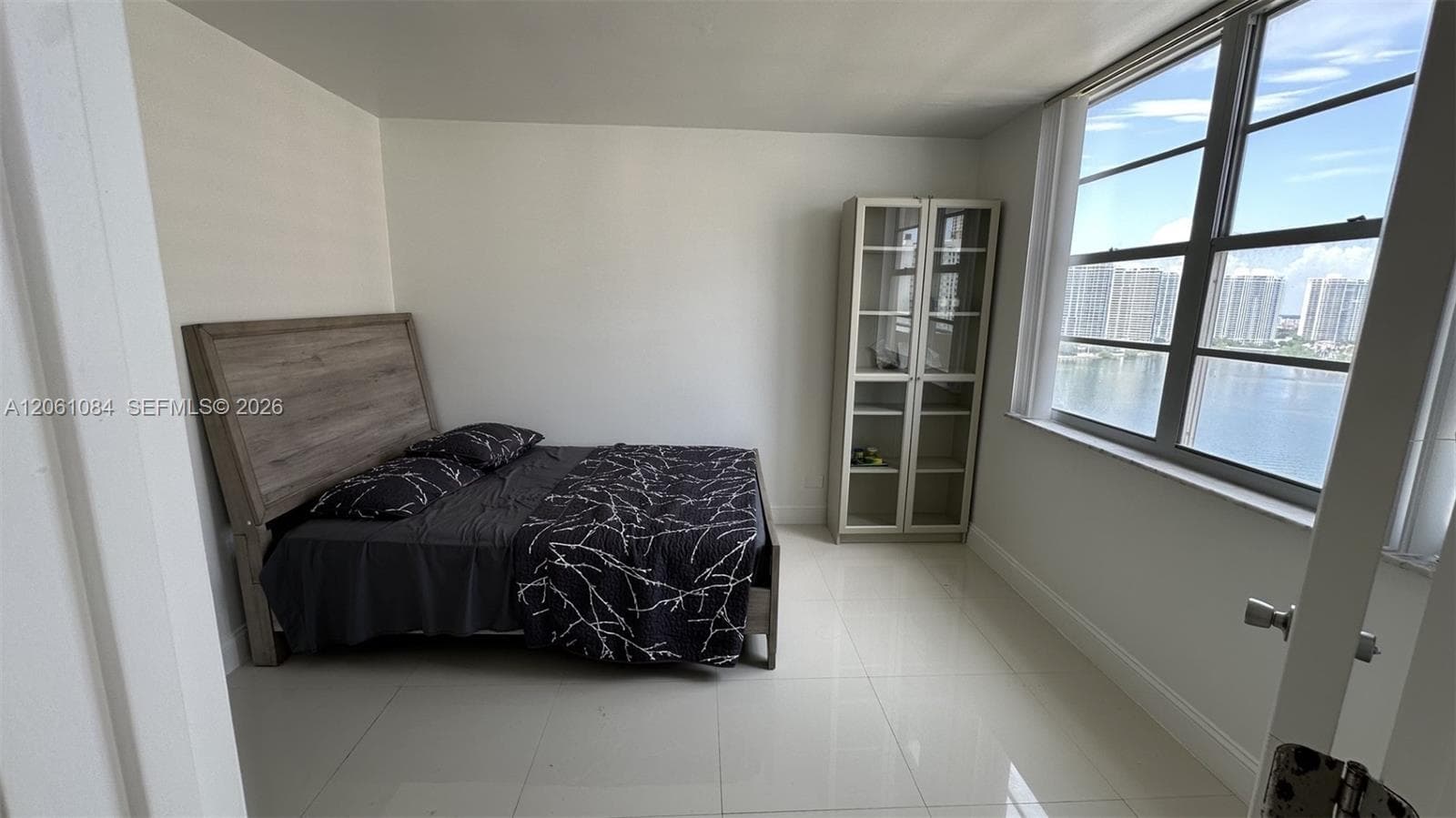 Winston Towers 100 · #1808 in Sunny Isles Beach - Photo 13