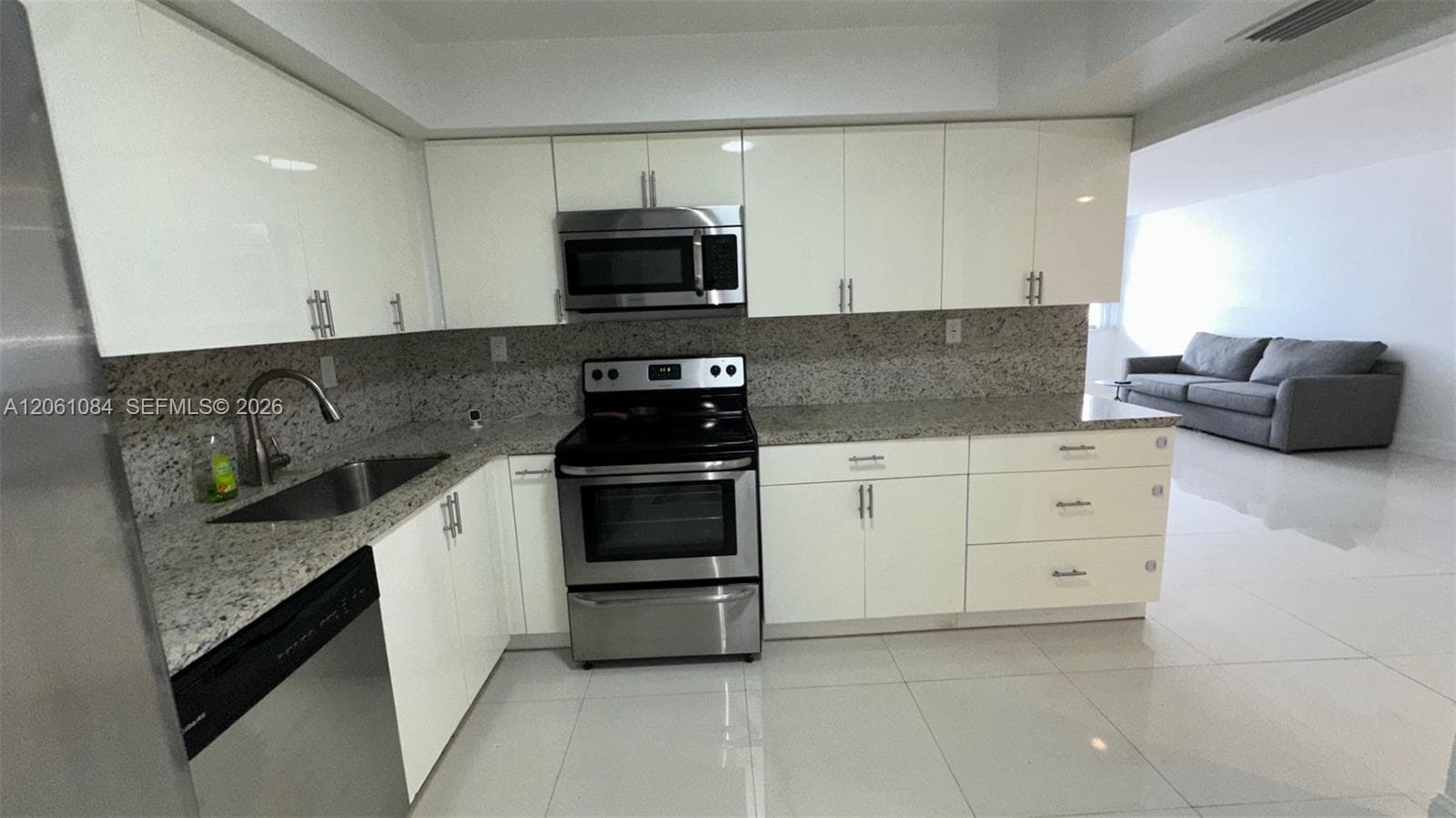 Winston Towers 100 · #1808 in Sunny Isles Beach - Photo 3