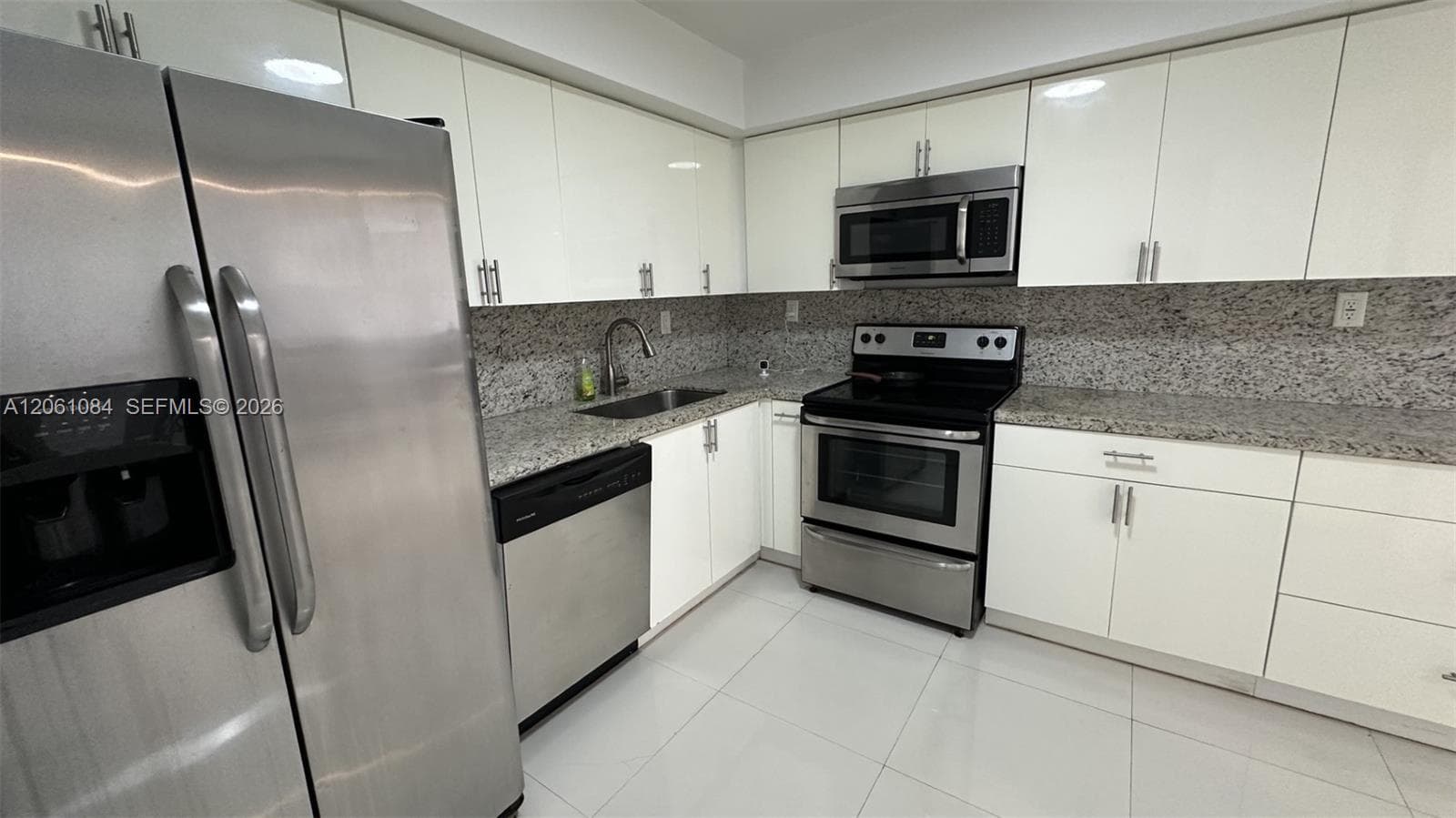 Winston Towers 100 · #1808 in Sunny Isles Beach - Photo 4
