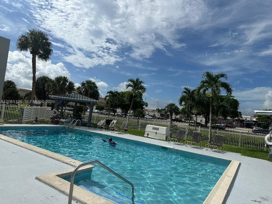 Versailles Plaza Condo · #518 in Hialeah - Photo 6