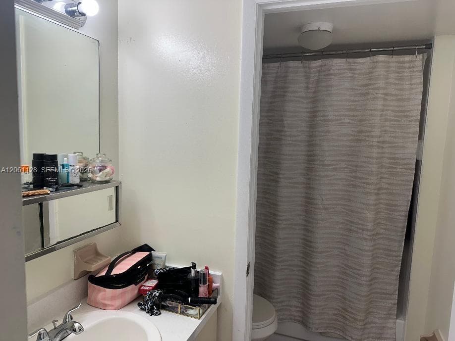 Versailles Plaza Condo · #518 in Hialeah - Photo 13