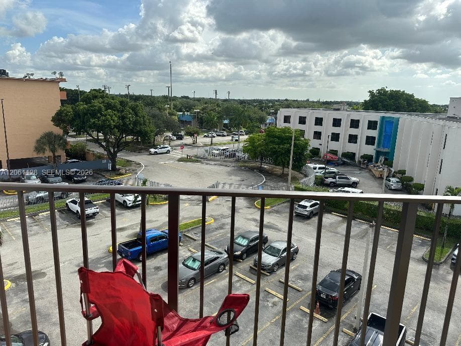 Versailles Plaza Condo · #518 in Hialeah - Photo 17