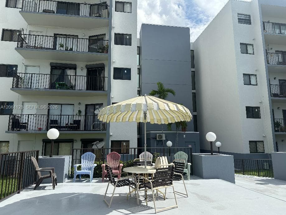 Versailles Plaza Condo · #518 in Hialeah - Photo 8