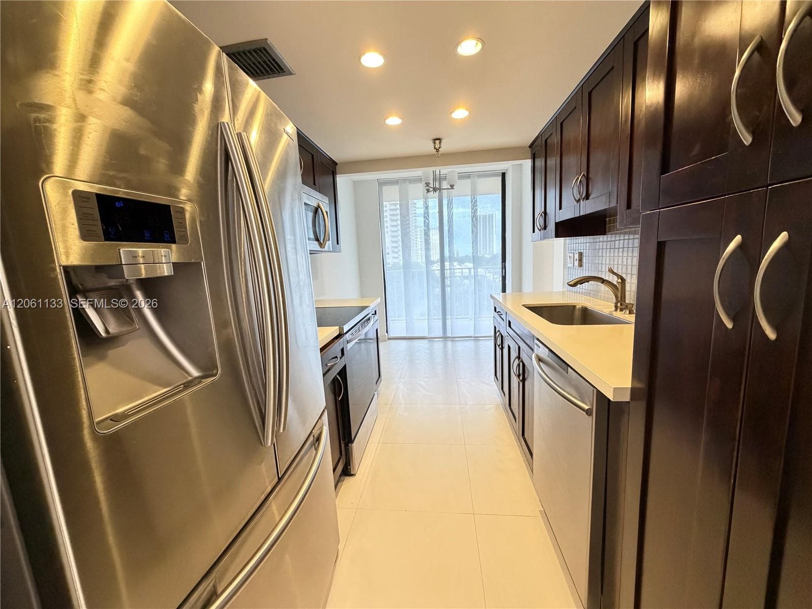 WINSTON TOWERS 700 CONDO · #617 in Sunny Isles Beach - Photo 6