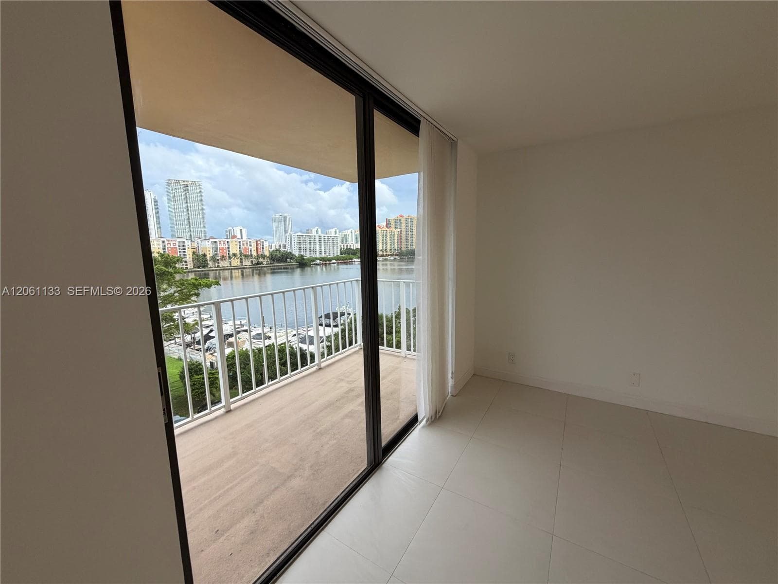 WINSTON TOWERS 700 CONDO · #617 in Sunny Isles Beach - Photo 7